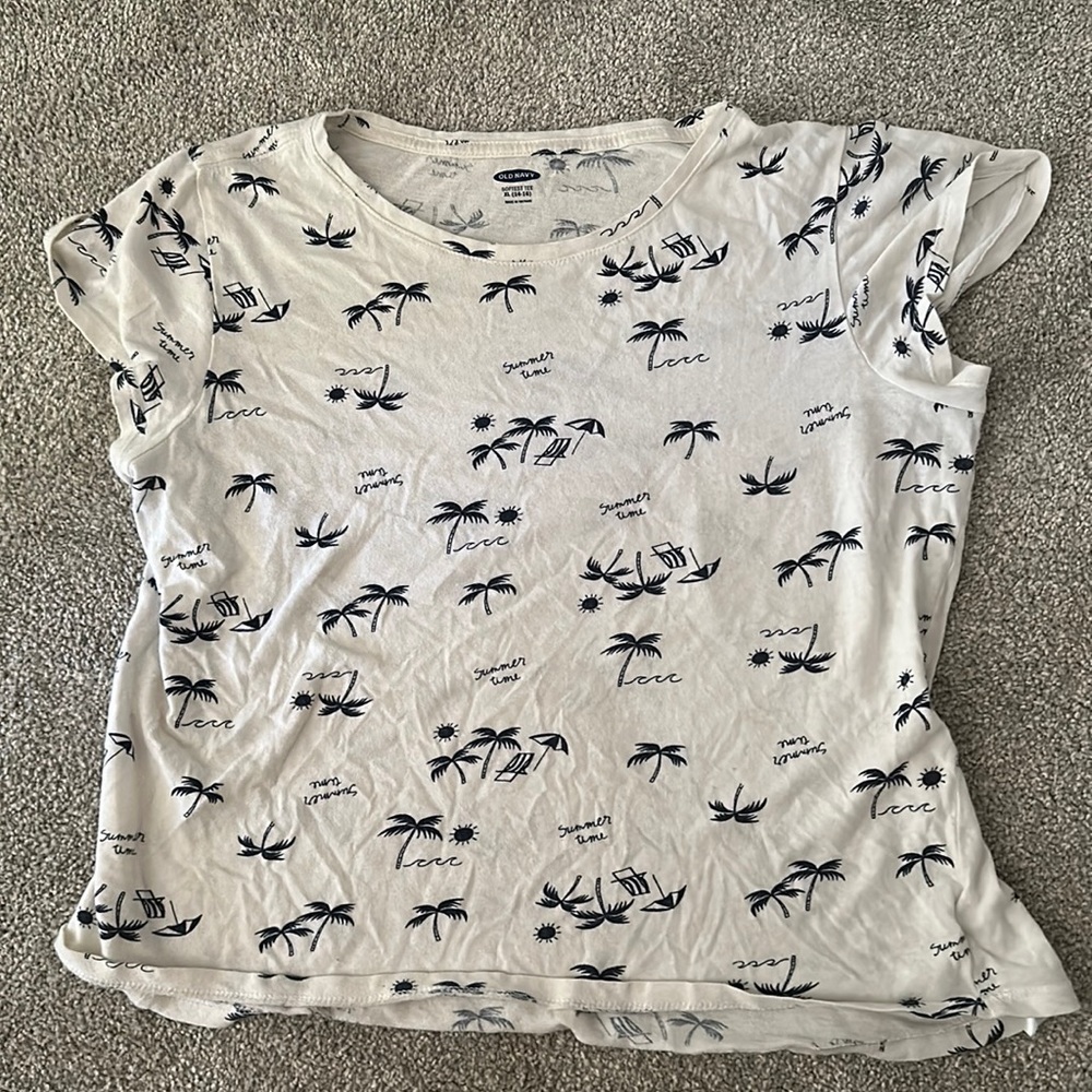 Cute cotton t-shirt with summer prints .